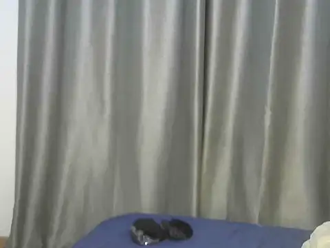 Snapshot of East_queen chatting on 02/16/25, 03:48 East queen online show from 02/16/25, 03:48