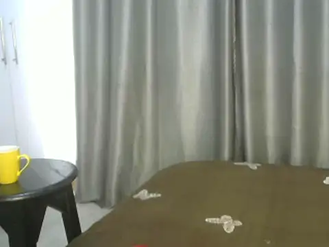 Snapshot of East_queen chatting on 02/19/25, 05:16 East queen online show from 02/19/25, 05:16