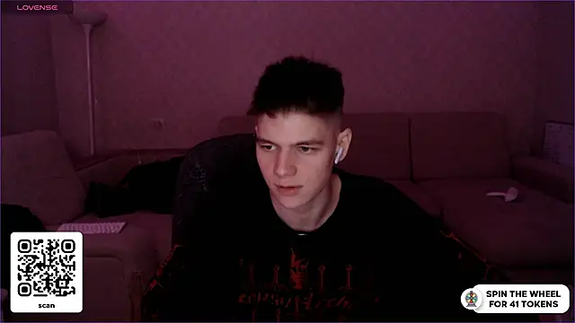 Snapshot of dantebigboi300 chatting on 12/18/24, 07:30 dantebigboi300 online show from 12/18/24, 07:30