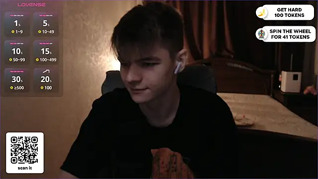 Snapshot of dantebigboi300 chatting on 02/10/25, 06:13 dantebigboi300 online show from 02/10/25, 06:13
