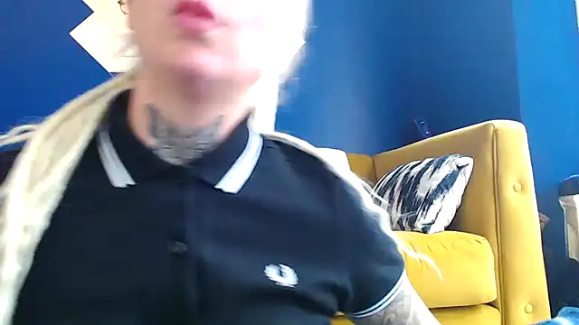 pixiedreadx online show from 10/23/25, 11:42