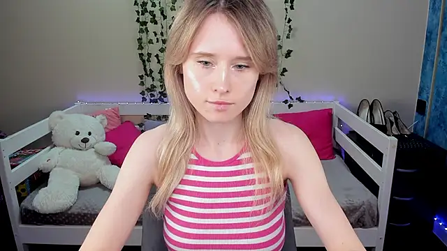  adel brooks  online show from 10/22/25, 06:29