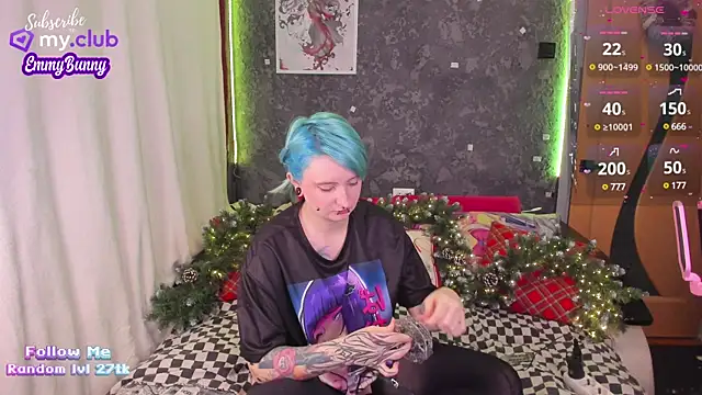 Snapshot of EmmyBunny chatting on 12/11/24, 04:42 EmmyBunny online show from 12/11/24, 04:42