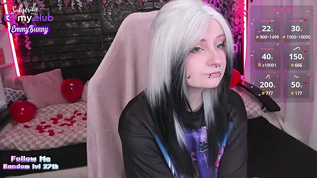 Snapshot of EmmyBunny chatting on 02/08/25, 03:42 EmmyBunny online show from 02/08/25, 03:42