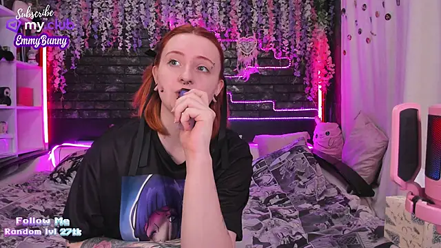 Snapshot of EmmyBunny chatting on 02/18/25, 03:32 EmmyBunny online show from 02/18/25, 03:32