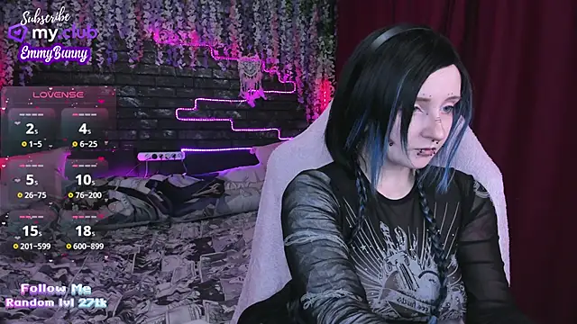 Snapshot of EmmyBunny chatting on 02/23/25, 03:18 EmmyBunny online show from 02/23/25, 03:18