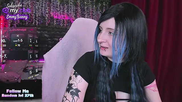 Snapshot of EmmyBunny chatting on 02/25/25, 03:38 EmmyBunny online show from 02/25/25, 03:38