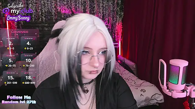 Snapshot of EmmyBunny chatting on 03/12/25, 03:51 EmmyBunny online show from 03/12/25, 03:51