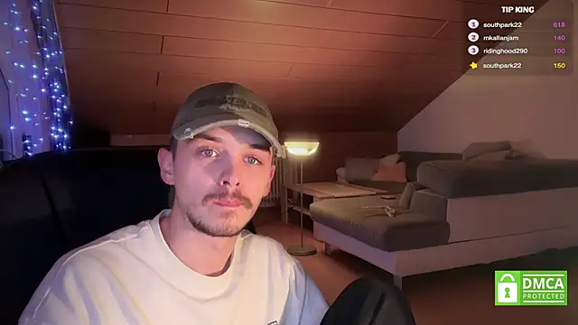 Snapshot of naked_psy chatting on 02/13/25, 03:07 naked psy online show from 02/13/25, 03:07