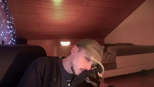 Snapshot of naked_psy chatting on 02/16/25, 02:53 naked psy online show from 02/16/25, 02:53