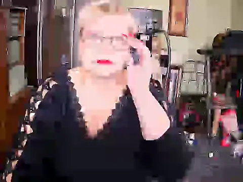 LOLA8888 online show from 10/12/25, 09:41