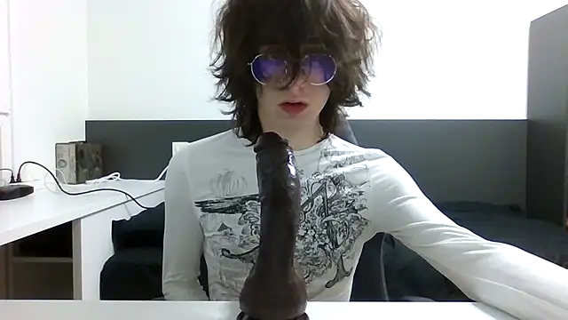 kgzmeoww online show from 11/24/25, 02:44