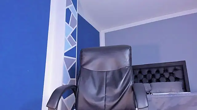 Snapshot of alex_oficial chatting on 03/14/25, 09:46 alex oficial online show from 03/14/25, 09:46