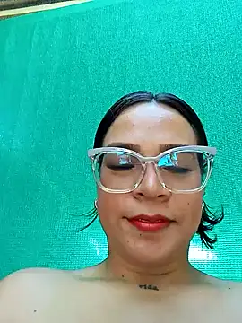 Snapshot of Cristel_Shop chatting on 12/18/24, 07:19 Cristel Shop online show from 12/18/24, 07:19