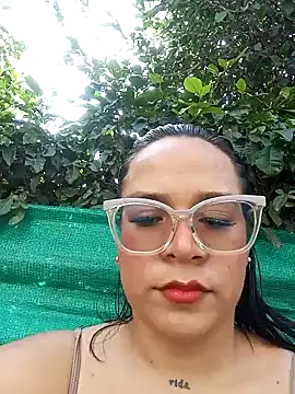 Snapshot of Cristel_Shop chatting on 01/02/25, 07:18 Cristel Shop online show from 01/02/25, 07:18
