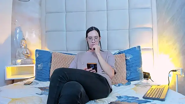 Hecatee 77 online show from 10/17/25, 08:11