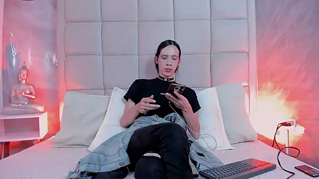 Hecatee 77 online show from 11/12/25, 07:35