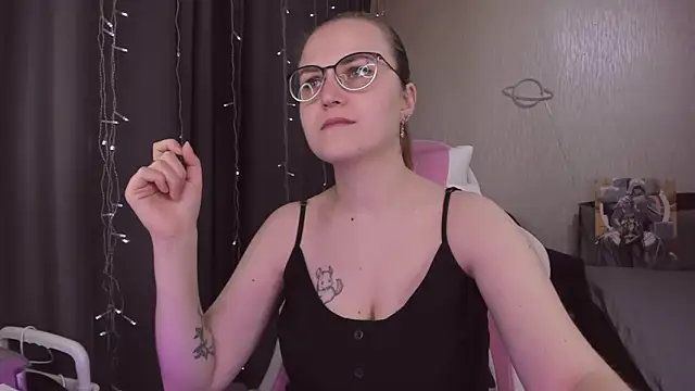 MissBrightShine online show from 11/16/25, 10:32