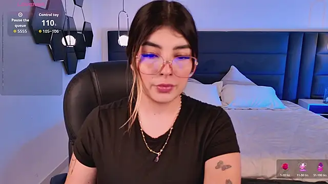 LisaMonroe  online show from 10/25/25, 08:03