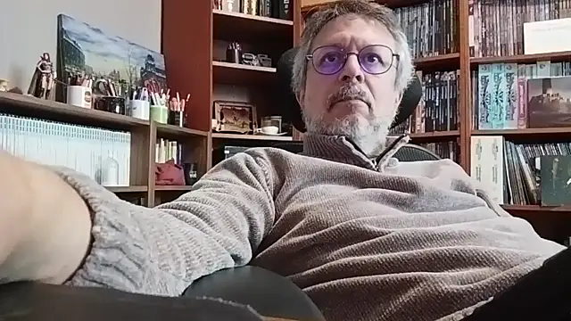 Mandra is a whore online show from 09/28/25, 04:23