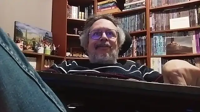 Mandra is a whore online show from 11/10/25, 11:15