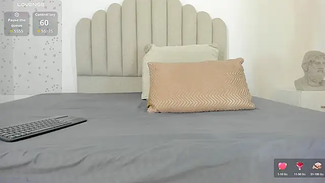 Snapshot of sarita_duque chatting on 11/09/25, 01:09 sarita duque online show from 11/09/25, 01:09