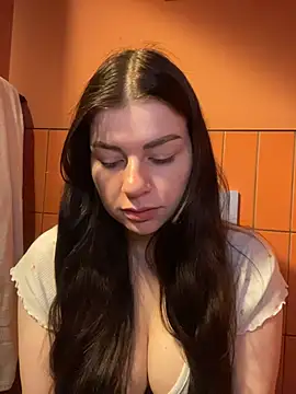 EllyNora online show from 11/19/25, 11:43