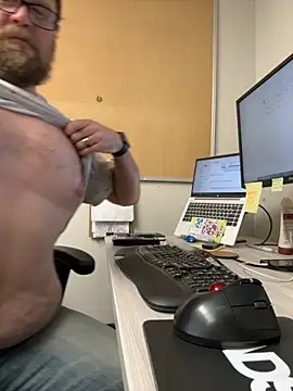 Snapshot of Bigbi6foot5 chatting on 11/05/25, 07:47 Bigbi6foot5 online show from 11/05/25, 07:47