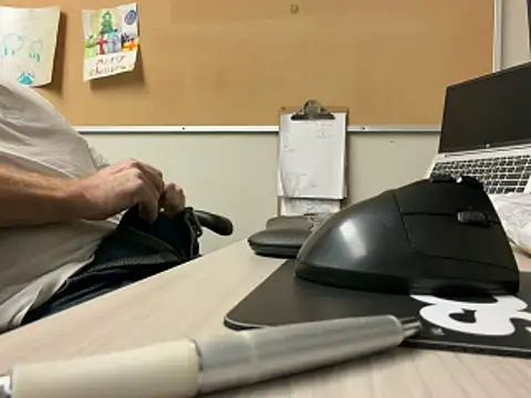 Snapshot of Bigbi6foot5 chatting on 11/26/25, 08:21 Bigbi6foot5 online show from 11/26/25, 08:21