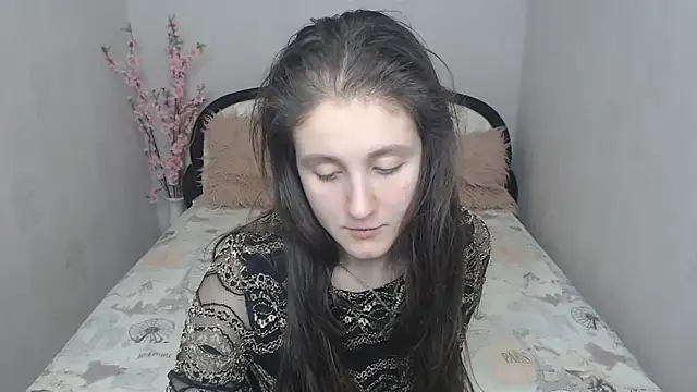 Snapshot of Holliy_Cooper chatting on 12/17/24, 12:33 Holliy Cooper online show from 12/17/24, 12:33
