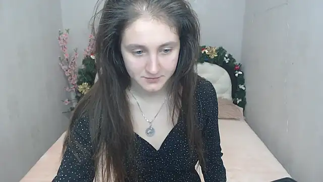 Snapshot of Holliy_Cooper chatting on 12/25/24, 08:51 Holliy Cooper online show from 12/25/24, 08:51