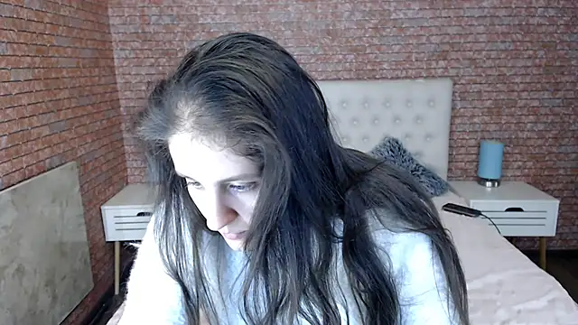 Snapshot of Holliy_Cooper chatting on 12/27/24, 02:01 Holliy Cooper online show from 12/27/24, 02:01