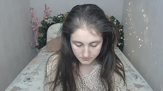 Snapshot of Holliy_Cooper chatting on 01/07/25, 08:42 Holliy Cooper online show from 01/07/25, 08:42