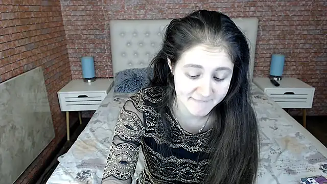 Snapshot of Holliy_Cooper chatting on 01/09/25, 01:24 Holliy Cooper online show from 01/09/25, 01:24