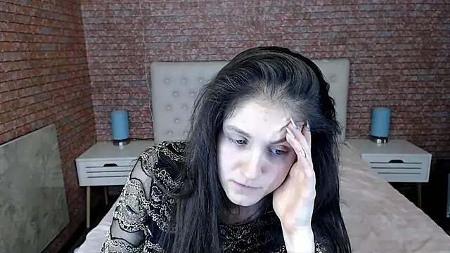 Snapshot of Holliy_Cooper chatting on 01/28/25, 01:27 Holliy Cooper online show from 01/28/25, 01:27
