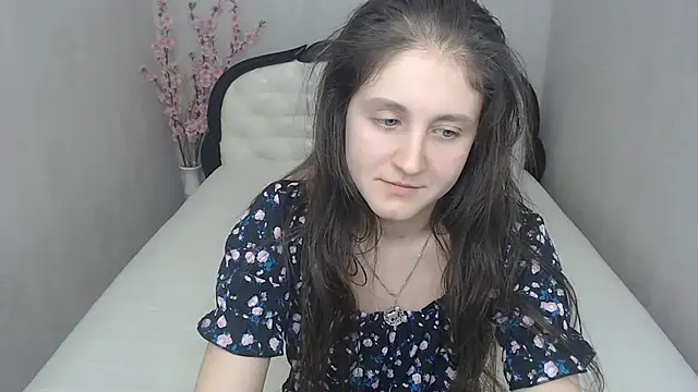 Snapshot of Holliy_Cooper chatting on 02/14/25, 01:23 Holliy Cooper online show from 02/14/25, 01:23