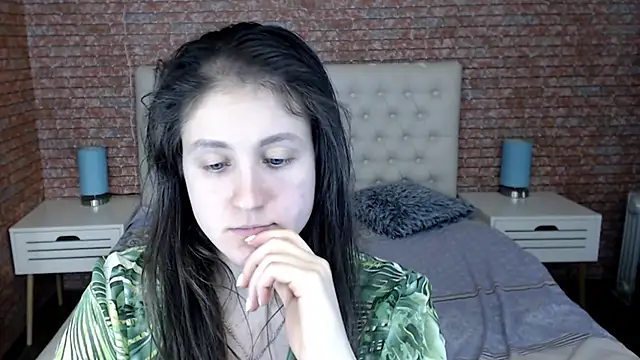 Snapshot of Holliy_Cooper chatting on 03/14/25, 04:09 Holliy Cooper online show from 03/14/25, 04:09