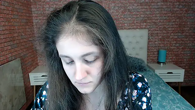 Snapshot of Holliy_Cooper chatting on 03/17/25, 01:18 Holliy Cooper online show from 03/17/25, 01:18