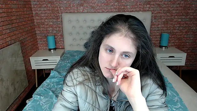 Snapshot of Holliy_Cooper chatting on 03/17/25, 04:54 Holliy Cooper online show from 03/17/25, 04:54