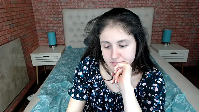 Snapshot of Holliy_Cooper chatting on 03/17/25, 11:54 Holliy Cooper online show from 03/17/25, 11:54