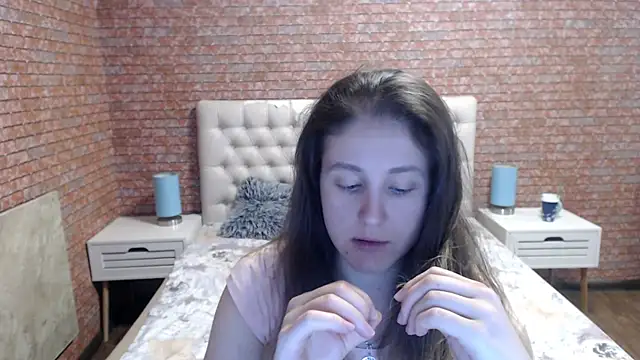 Snapshot of Holliy_Cooper chatting on 09/13/25, 08:14 Holliy Cooper online show from 09/13/25, 08:14