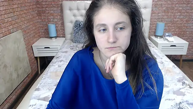 Snapshot of Holliy_Cooper chatting on 09/16/25, 08:48 Holliy Cooper online show from 09/16/25, 08:48