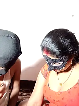 Snapshot of Something_61 chatting on 02/05/25, 02:08 Something 61 online show from 02/05/25, 02:08