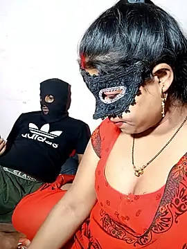 Snapshot of Something_61 chatting on 03/15/25, 05:26 Something 61 online show from 03/15/25, 05:26