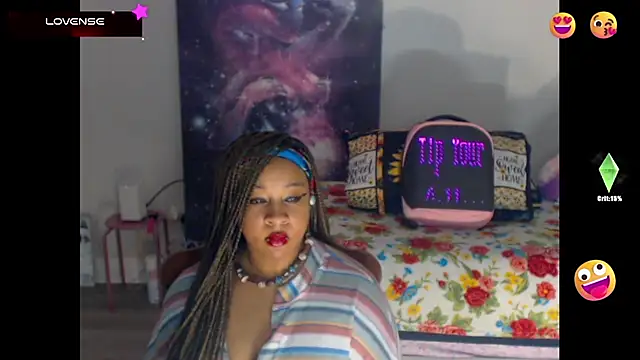 Snapshot of temptressbeauty24 chatting on 02/16/25, 04:42 temptressbeauty24 online show from 02/16/25, 04:42