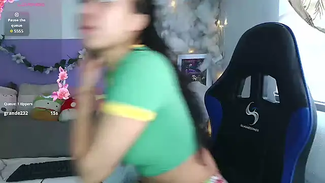 Snapshot of northly chatting on 10/04/25, 02:48 northly online show from 10/04/25, 02:48