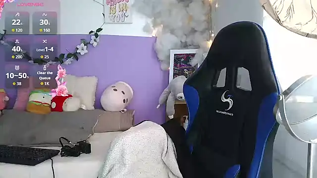 Snapshot of northly chatting on 10/10/25, 01:21 northly online show from 10/10/25, 01:21