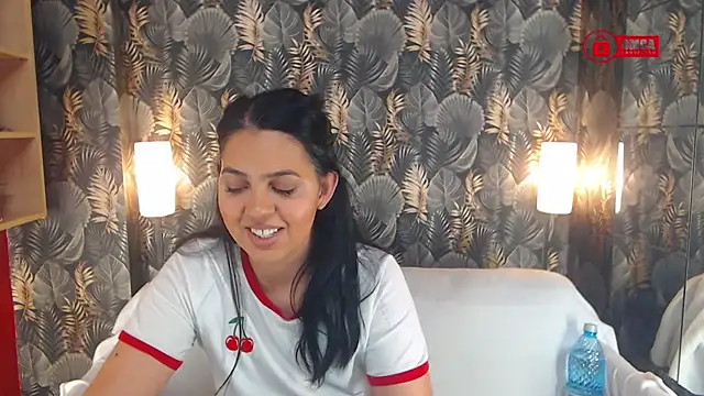 Snapshot of jessthewicked chatting on 12/17/24, 04:00 jessthewicked online show from 12/17/24, 04:00