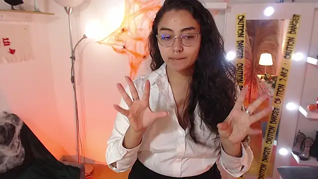  Kim  M online show from 10/21/25, 01:23