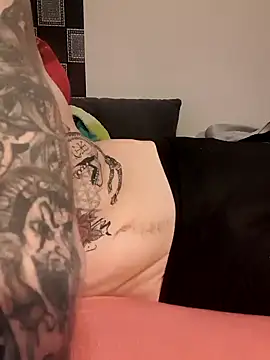 Snapshot of PIercingBoy38 chatting on 01/20/25, 01:18 PIercingBoy38 online show from 01/20/25, 01:18